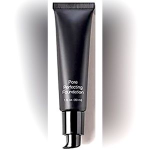 NATURAL BEIGE PORE PERFECTING FOUNDATION FROM PRO MAKEUP ARTIST COUNTER!!!